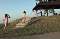 naked_happy_free_04.jpg